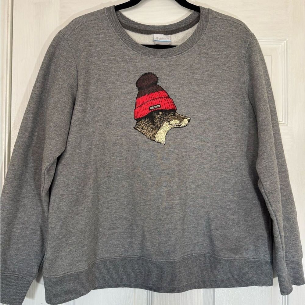 Columbia Gray Crewneck Sweatshirt with Fox in a Red Beanie - Picture 5 of 7